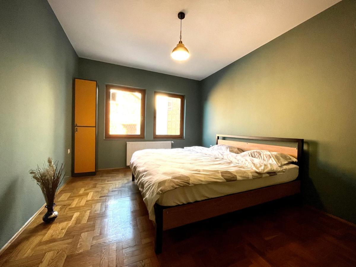 Hostel Prishtina Backpackers Pristina Exteriör bild
