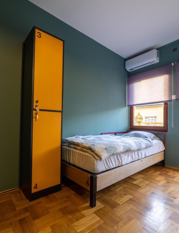Hostel Prishtina Backpackers Pristina Exteriör bild