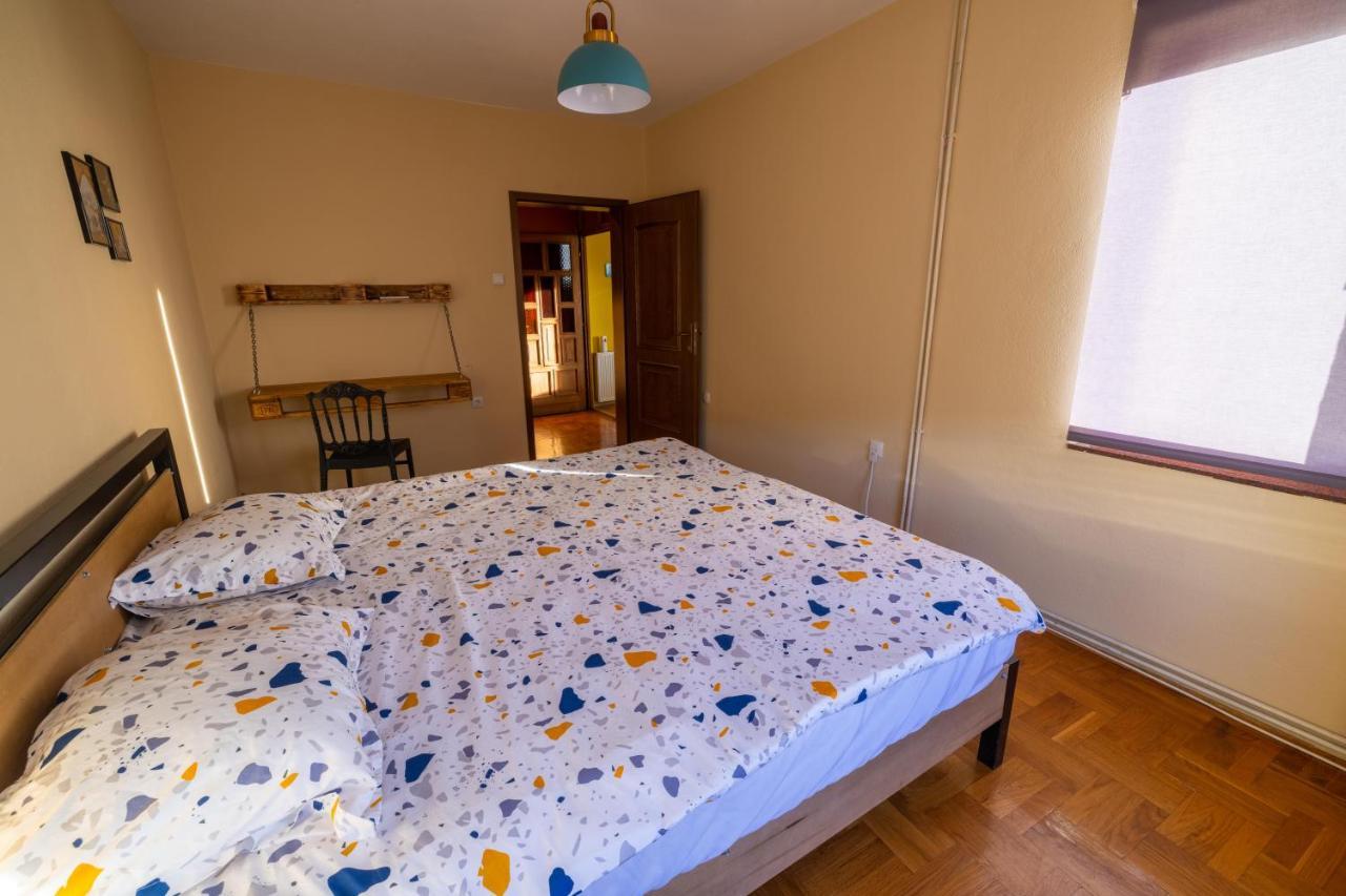 Hostel Prishtina Backpackers Pristina Exteriör bild