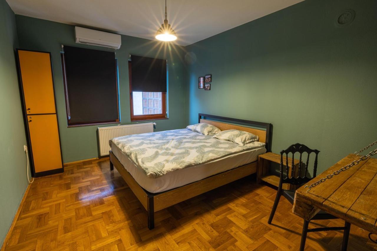 Hostel Prishtina Backpackers Pristina Exteriör bild