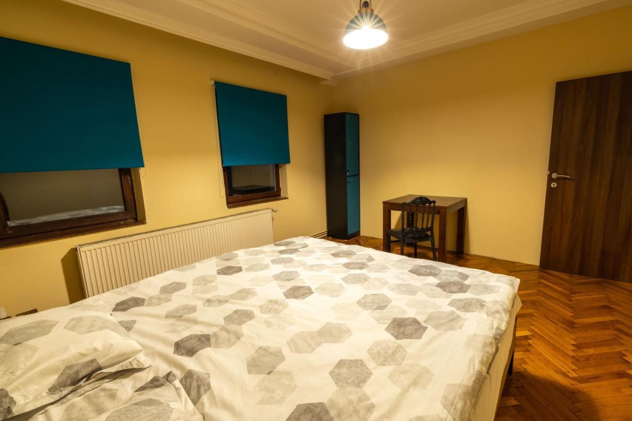 Hostel Prishtina Backpackers Pristina Exteriör bild
