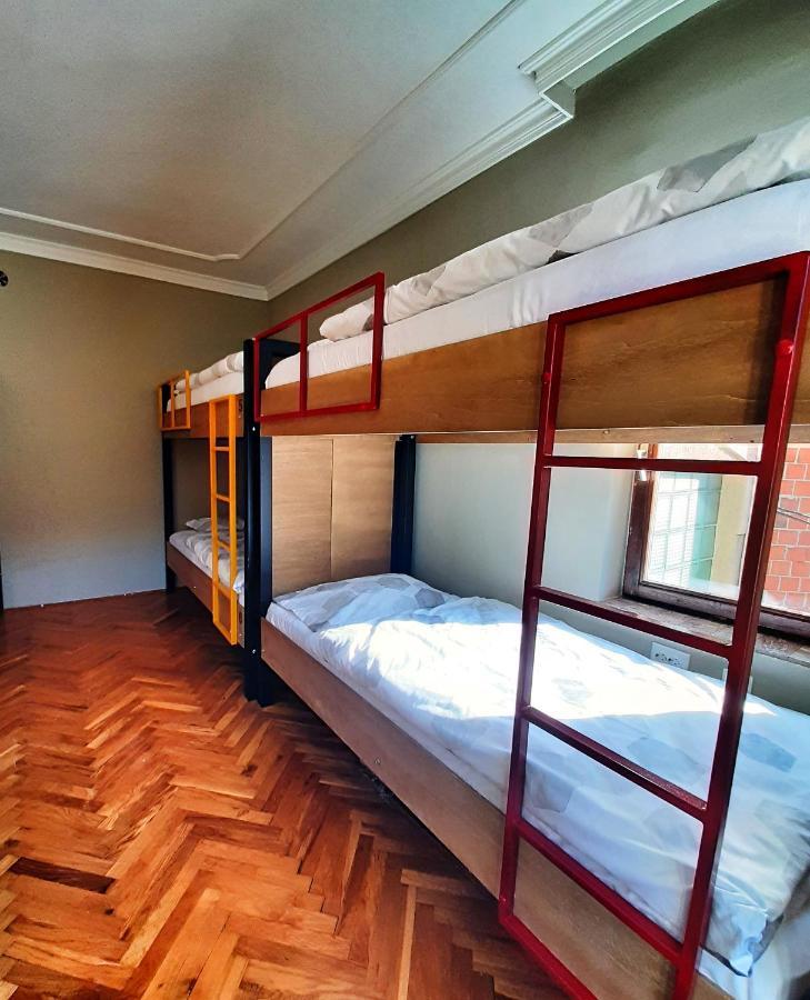 Hostel Prishtina Backpackers Pristina Exteriör bild